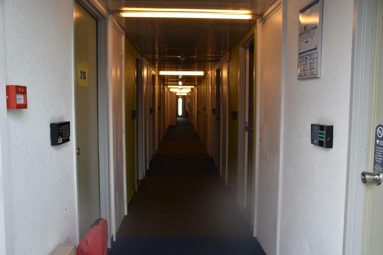 Design Booking Villeneuve-le-Roi Luaran gambar