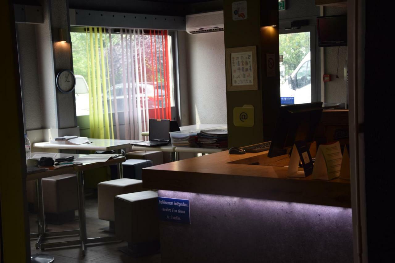 Design Booking Villeneuve-le-Roi Luaran gambar