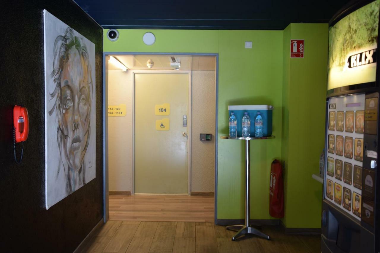 Design Booking Villeneuve-le-Roi Luaran gambar